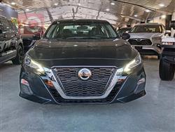 نيسان ألتيما